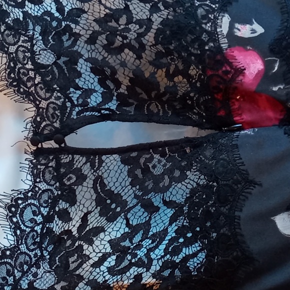 Gorgeous lace enhanced White House Black Market cocktail dress - Picture 7 of 9